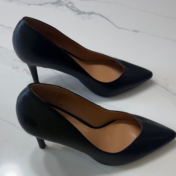 Jessica Simpson Black Heels - Picture 4 of 12